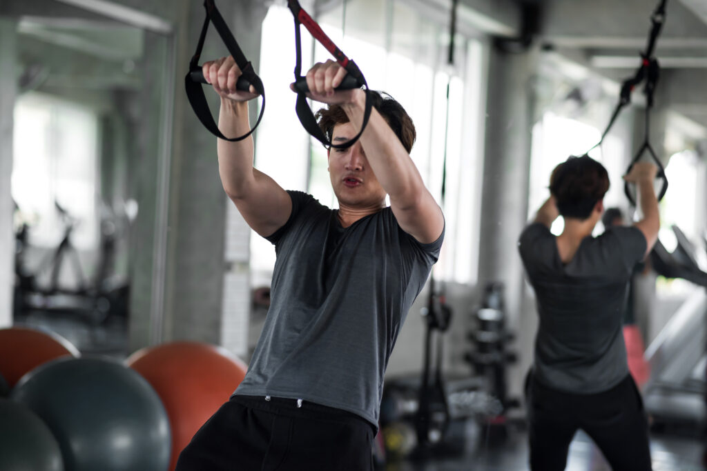 exercise straps for abdominal muscle in gym